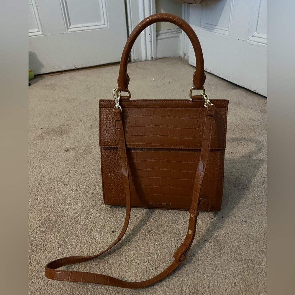 Modern Picnic Brown Croc-Embossed Luncher Bag